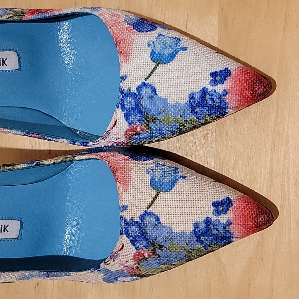 Manolo Blahnik Pointed Toe Floral Canvas Pumps - Picture 9 of 14